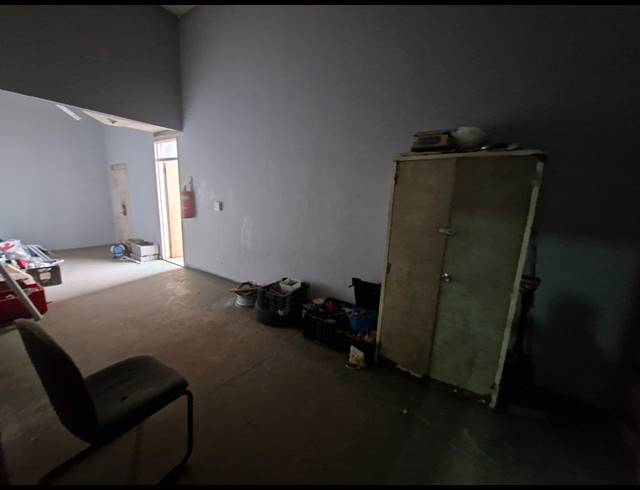 280M² WAREHOUSE TO LET IN SPRINGFIELD